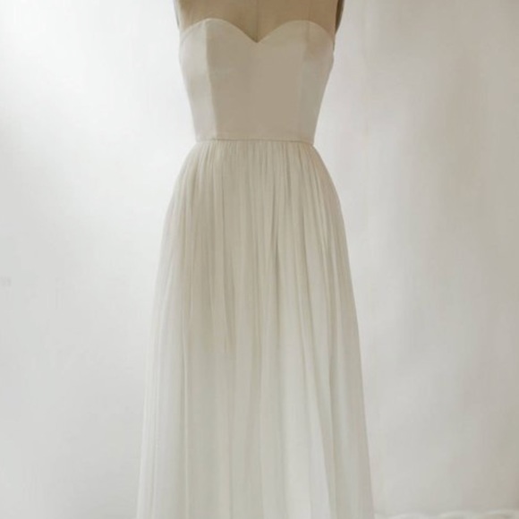 Brand new Leanne Marshall ivory wedding dress - Picture 2 of 8
